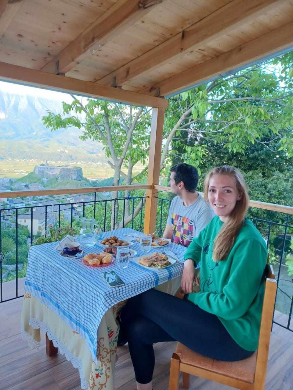 Guest House Hasko Gjirokaster Bagian luar foto