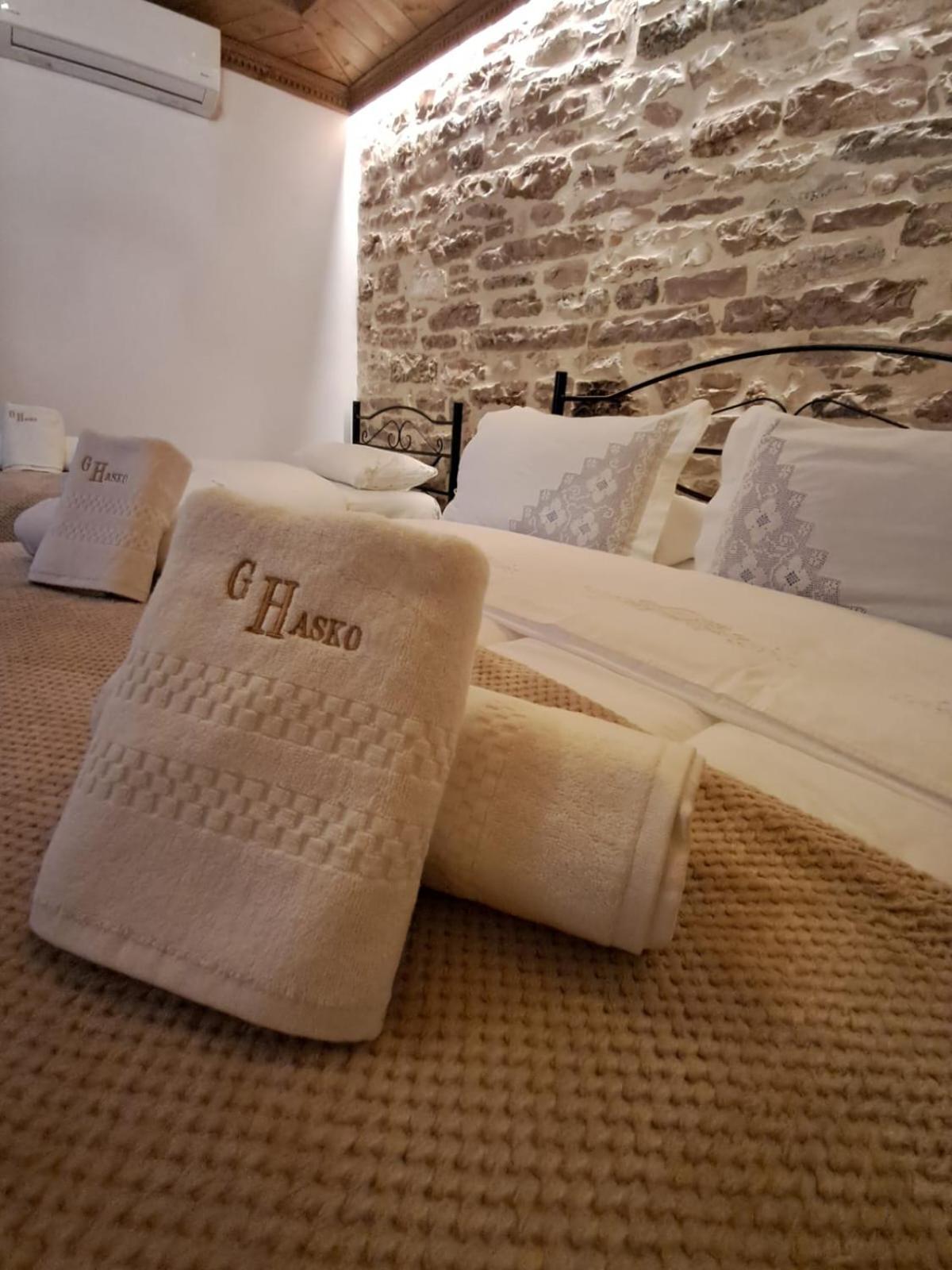 Guest House Hasko Gjirokaster Bagian luar foto